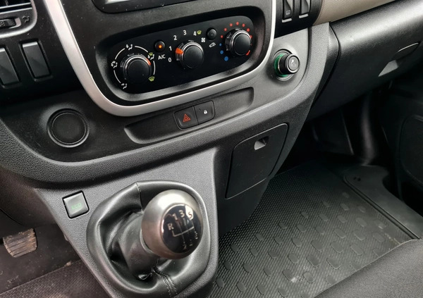 Renault Trafic cena 62999 przebieg: 235263, rok produkcji 2015 z Ogrodzieniec małe 466